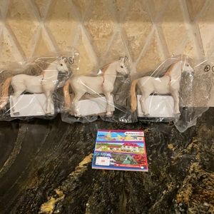 3 white schleich horses